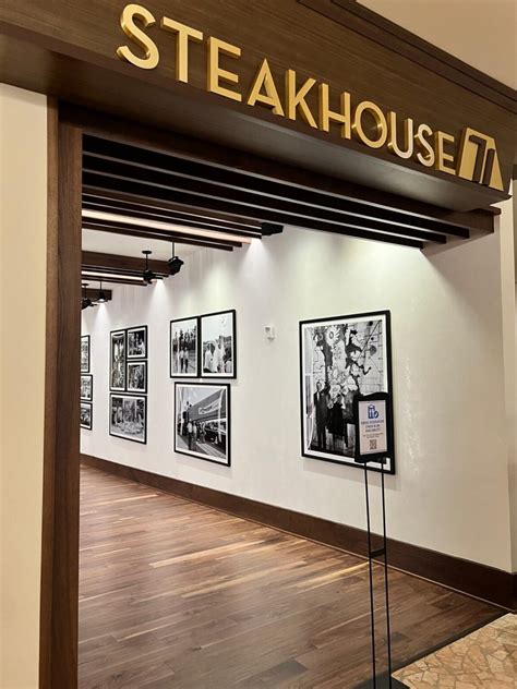 Steakhouse 71 at Disney's Contemporary Resort - A Princess and Her Pirates