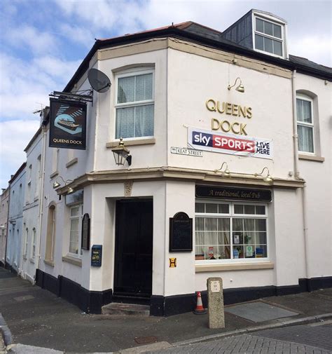 THE QUEEN'S DOCK PUB (2026) All You Need to Know BEFORE You Go (with ...