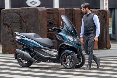 Piaggio MP3 Riding Tips 的图像结果