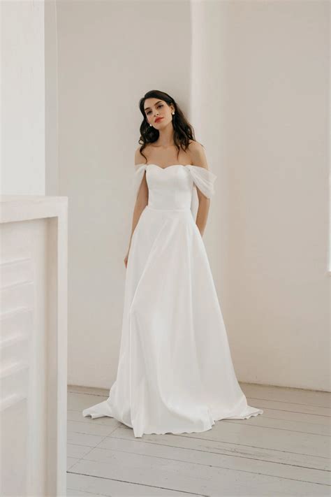 33 Best A-Line Wedding Dresses - Complete Style Guide