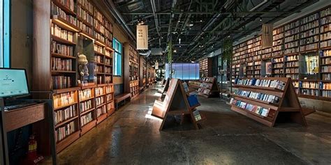 2021一家书店成为网红和旅游景点，国内大概只有方所书店了吧!门票：免费；据说有4万种港台书刊和近万种外文书_方所书店-评论-去哪儿攻略