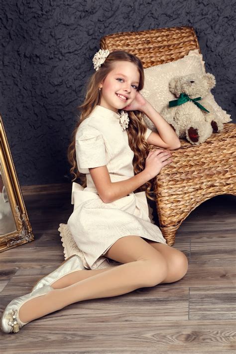 Tween pantyhose Photos - Download Free High-Quality Pictures | Freepik