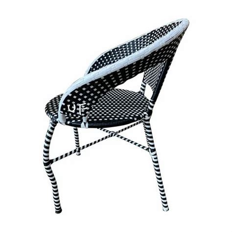 Outdoor Furnitures - Universal Furniture D12 Set 4 Chair and 1 Table ...