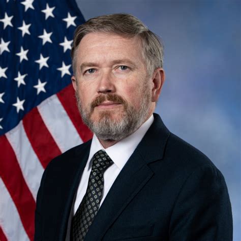 https://upload.wikimedia.org/wikipedia/commons/3/34/Massie_Thomas_119th_Congress.jpg