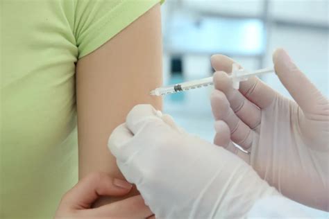 妇科专家呼吁加强HPV疫苗接种，积极预防宫颈癌助力女性健康|女性健康|宫颈癌|钱德英_新浪新闻