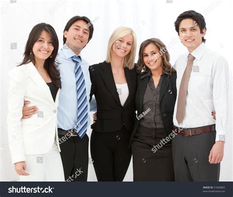 Business People Smiling in Group Photo 的图像结果