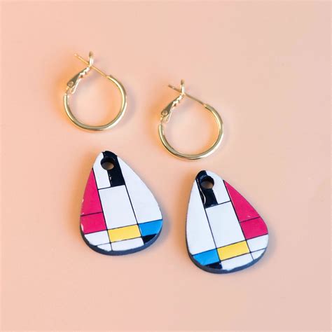 Hand-Painted Wooden Piet Mondrian Art Hoop Earrings - PET15120 – Robin Valley Official Store