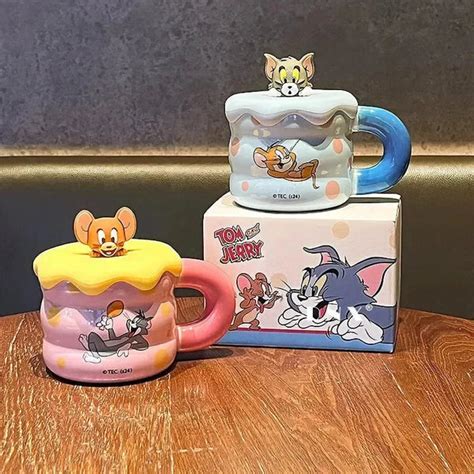 Tom & Jerry Classic Chase Ceramic Mugs (320 ml)