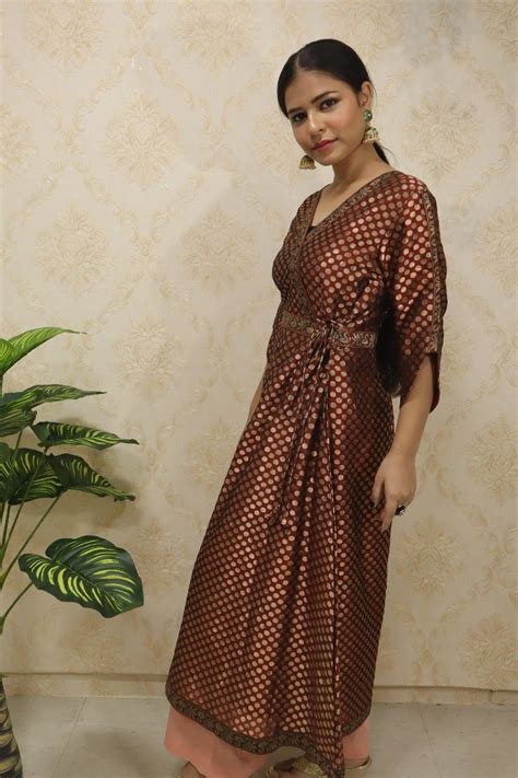 Stunning Brown Brocade Silk Suit: Elegant and Luxurious
