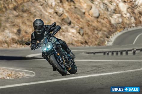 Kawasaki Z900 2025 price, specs, mileage, colours, photos and reviews ...