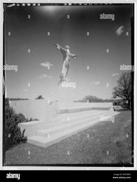 Titanic memorial washington dc hi-res stock photography and images - Alamy