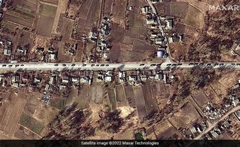 PHOTOS: यूक्रेन में हर तरफ तबाही का मंजर, सैटेलाइट तस्‍वीरों में खाने ...