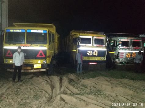 Hitachi and 3 dumpers seized for stealing soil under government scheme ...