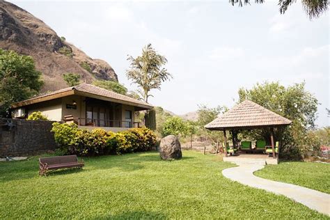 Malhar Machi Mountain Resorts Bar and Lounge: Pictures & Reviews ...
