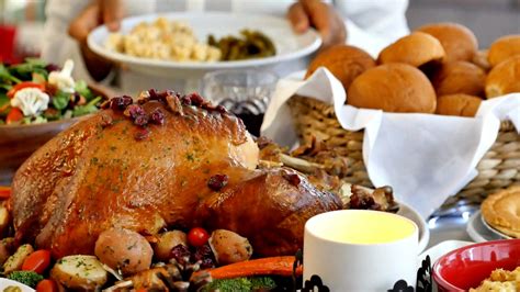 Thanksgiving 2025 store hours for WinCo, Safeway, Redding stores