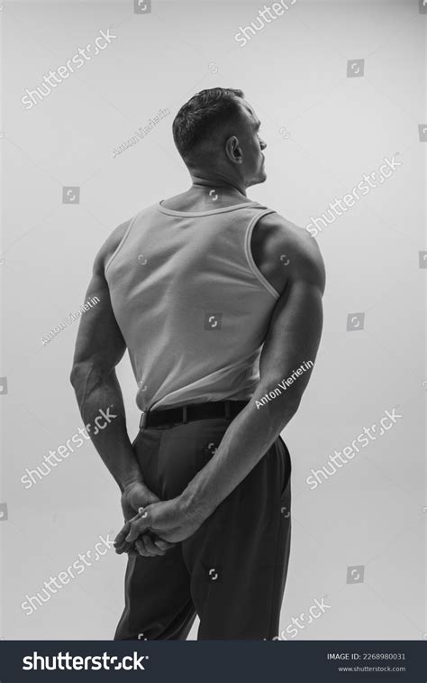 Man Back View 的图像结果