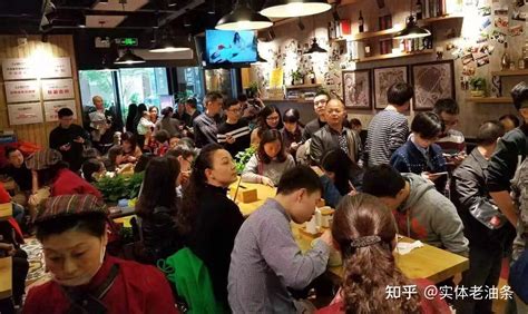 揭秘！为什么餐饮店生意火爆？按照这些技巧，生意不火都难_德艺餐饮设计-站酷ZCOOL