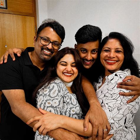 Nivetha Thomas : ఉత్తమ నటి గద్దర్ అవార్డు గెలిచిన నివేదా థామస్ ...