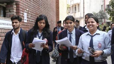 CBSE proposes changes to curriculum of class 10 and class 12. Details ...