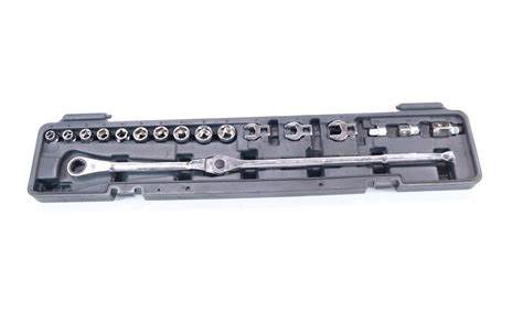 Matco Tools MESBT17 Extended Reach Ratcheting Serpentine Belt Master ...