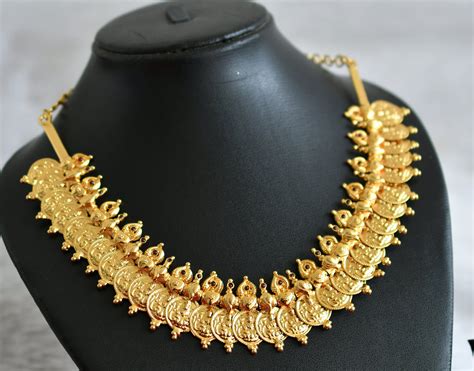 Gold tone kemp-stone lakshmi coin shanku necklace dj-48018 – dreamjwell