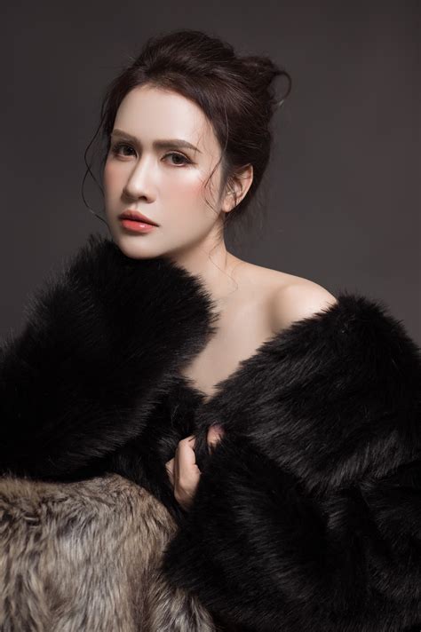 Trúc Mai 'Làng trong phố': ‘Bạn diễn không dám lấy vợ khi xem cảnh đánh ghen của tôi’