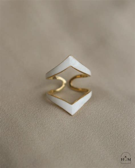 NIOLA RING – House of Midas