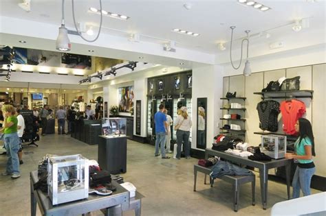 ibiza espanha o que tem loja da Oakley