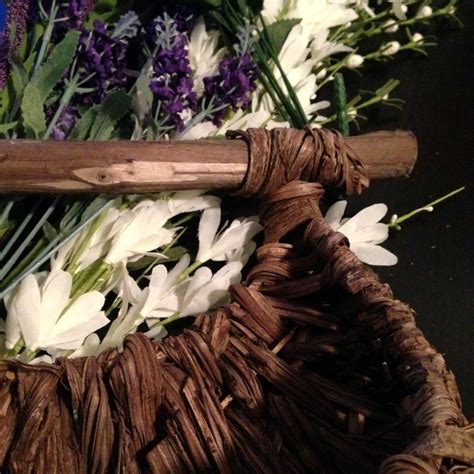 Spring Flower Arrangement 的图像结果