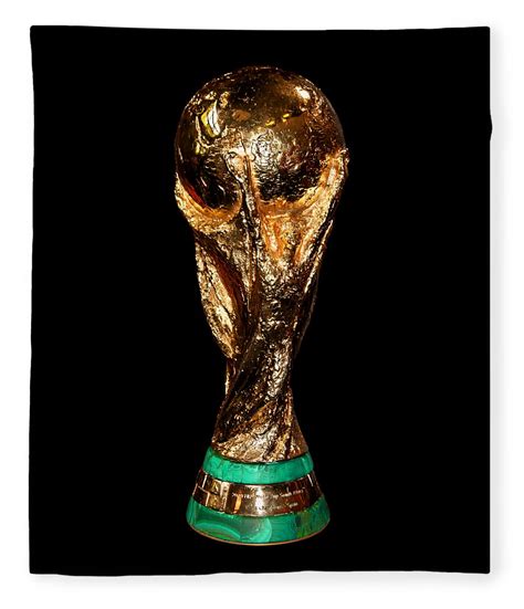 FIFA World Cup Trophy Backside 的图像结果