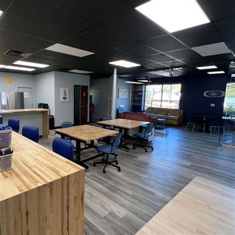 10 Best Coworking & Desk Spaces for Rent Near Me | Peerspace