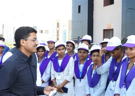 छत्तीसगढ़ः DDU-GKY द्वारा प्रशिक्षित 53 बेटियों को दीपावली पर मिला पहली ...