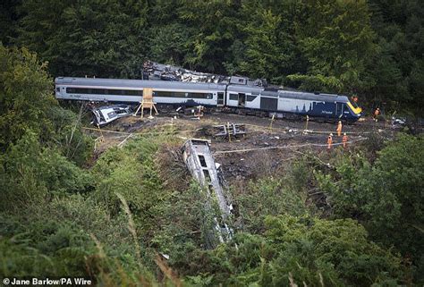 Three men killed in Stonehaven train derailment suffered 'non ...