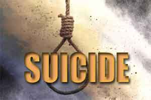 Nursing student commits suicide, protests in hospital