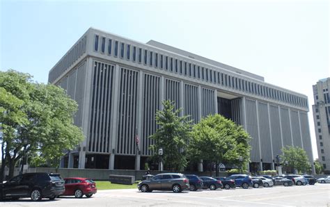 Macomb - Welcome to U.S. County Courthouses!