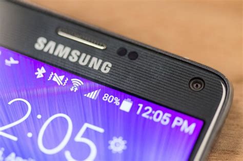 7 Ways To Boost Your Smartphone Signals - MobyGeek.com