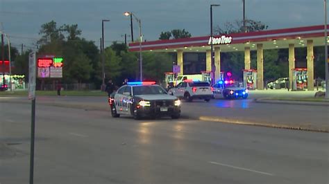 Dallas, Texas crash: Pedestrian killed in hit-and-run, police say ...