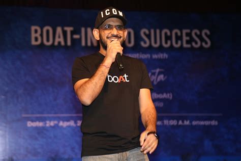 Co-founder-boAt-and-Shark-Tank-Judge-Aman-Gupta-encouraging-students-at-LPU-campus - Happenings@LPU