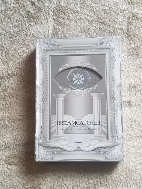 Better late than never. I understand why these albums is so pricey, this thing is a beast ...