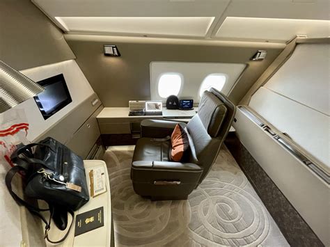 Onboard the World’s Best First Class Cabin: Singapore Airlines Suites ...