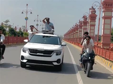 Inspector made fake encounter reel in Prayagraj Entered on Bullet ...