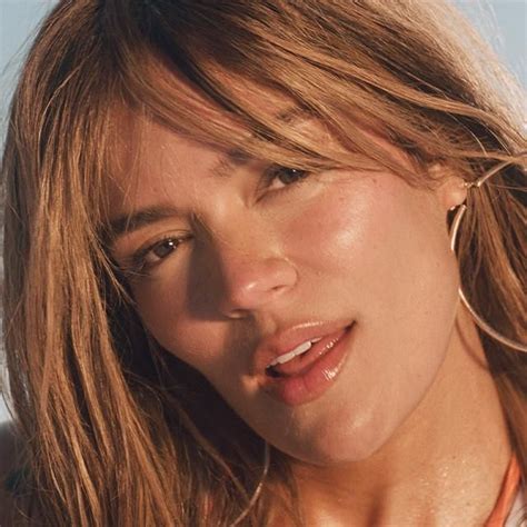 GUCCI LOS PAÑOS - KAROL G - LETRAS.COM