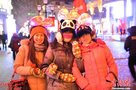 长沙满哥“雪中”求婚 只因女友想看圣诞节下雪_湖南频道_凤凰网