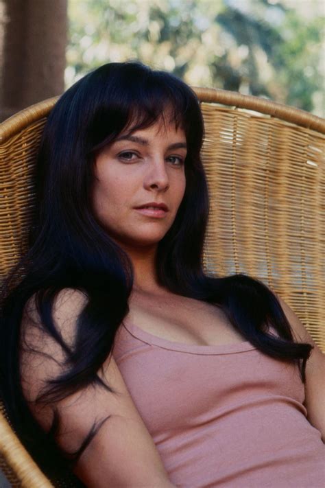 Kathleen Quinlan Photos • CelebMafia