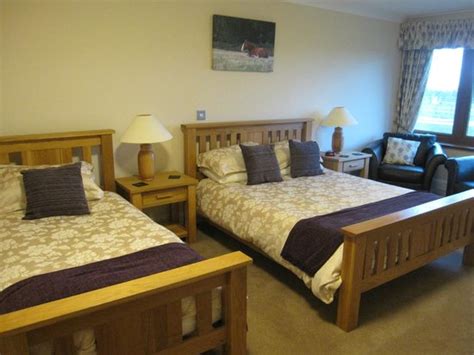 PEGGYSLEA FARM (Nine Mile Burn) - B&B Reviews, Photos, Rate Comparison ...