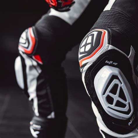 Top 5 Must-Have Features in Racing Suits for High-Speed Protection