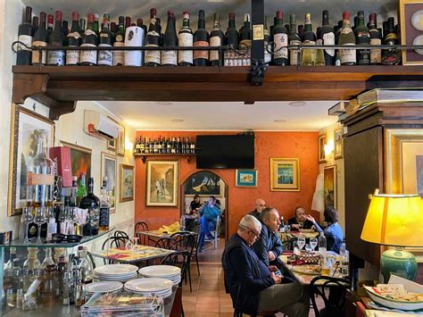 4 Venice Carnival Foods - Where To Eat These Sweet Carnival Treats In Venice - Eating Around Italy