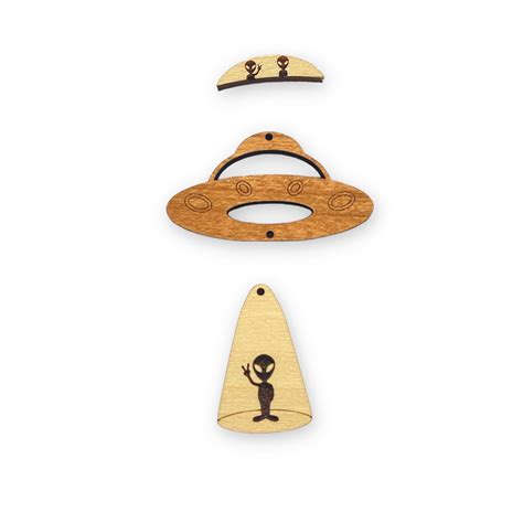 Alien Earrings 的图像结果