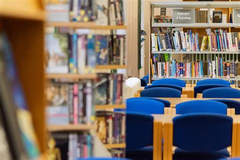 St Francis College School Library - St Francis College