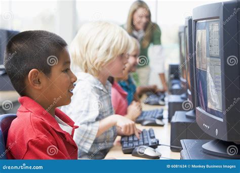 Children Learning Computer 的图像结果